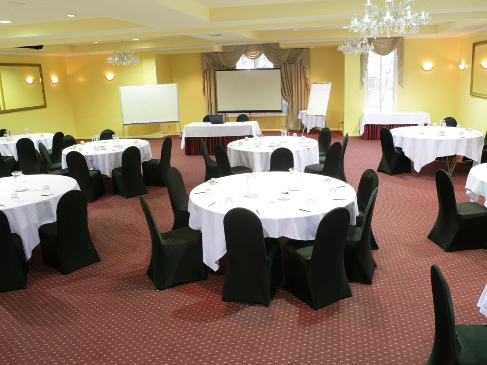 Beau Monde International Otel Doncaster East Dış mekan fotoğraf